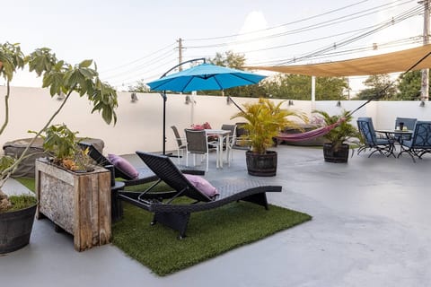 Oasis Terrace! 15 guest near beach. Huge terrace!
