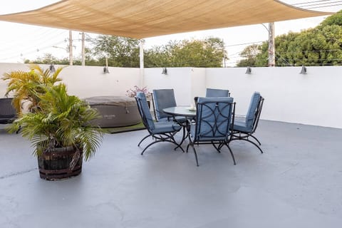 Oasis Terrace! 15 guest near beach. Huge terrace!