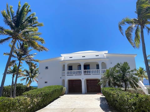 Front of the house when coming in on the driveway