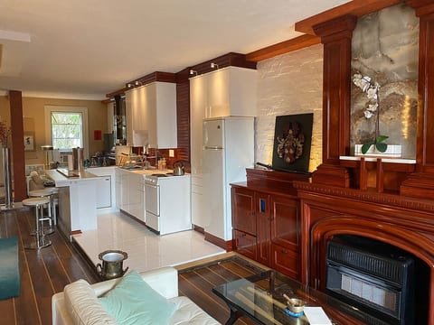 Extraordinary, Nautical 1br Apt Close to Arenas