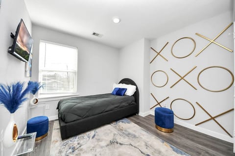 Elegant East Houston Getaway
