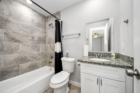 Elegant East Houston Getaway