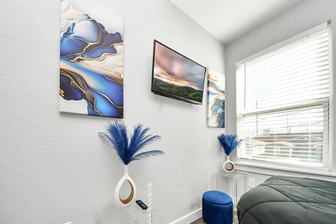 Elegant East Houston Getaway