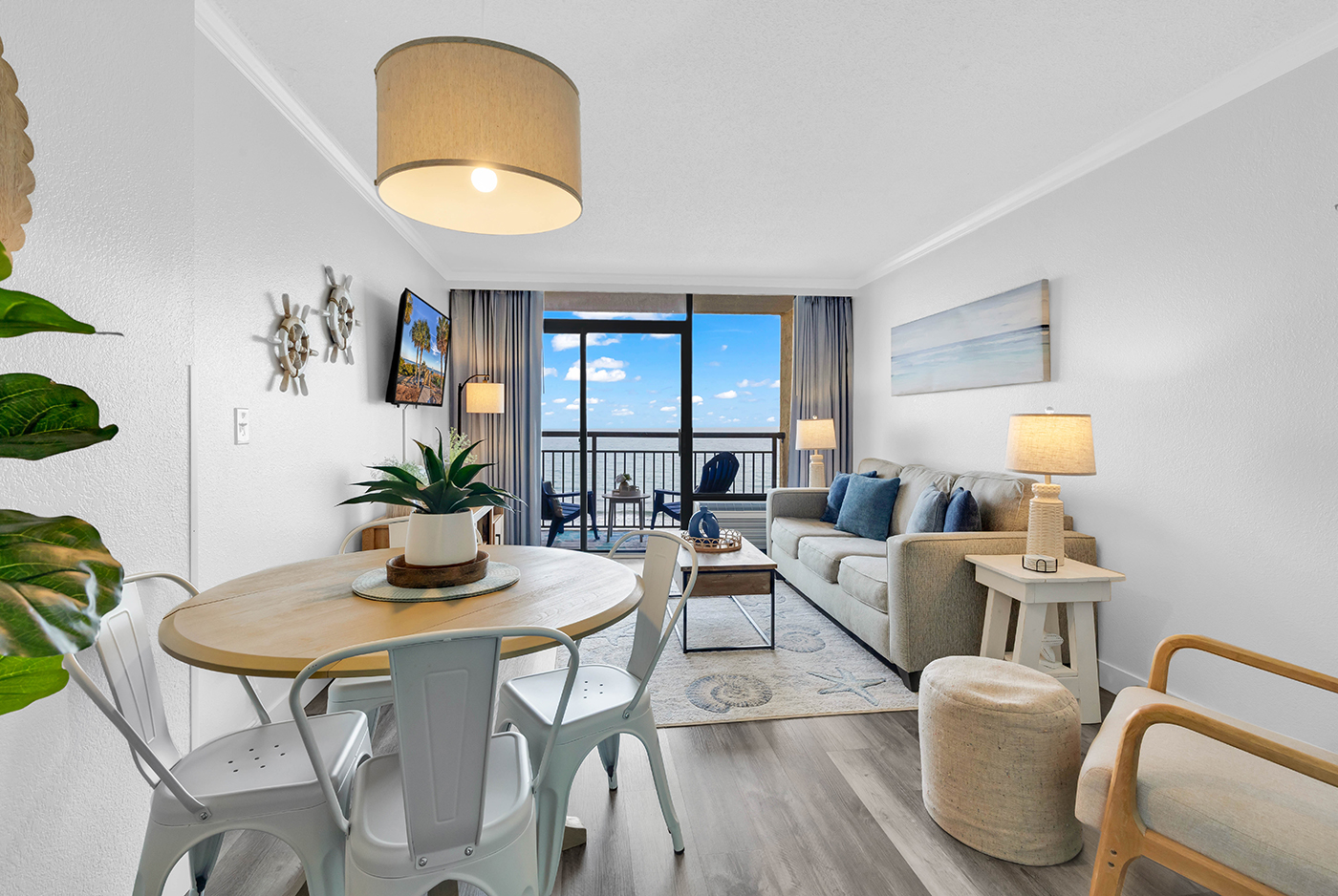 Sandy Shells | 9th-Floor Oceanfront King Condo