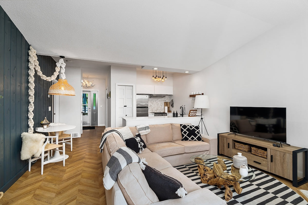 Lakefront Luxury | Giants Ridge | Pet-Friendly image 6