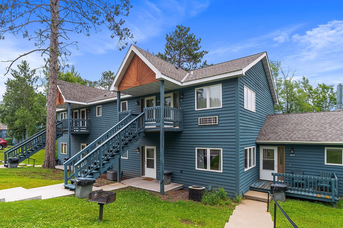 Lakefront Luxury | Giants Ridge | Pet-Friendly image 33