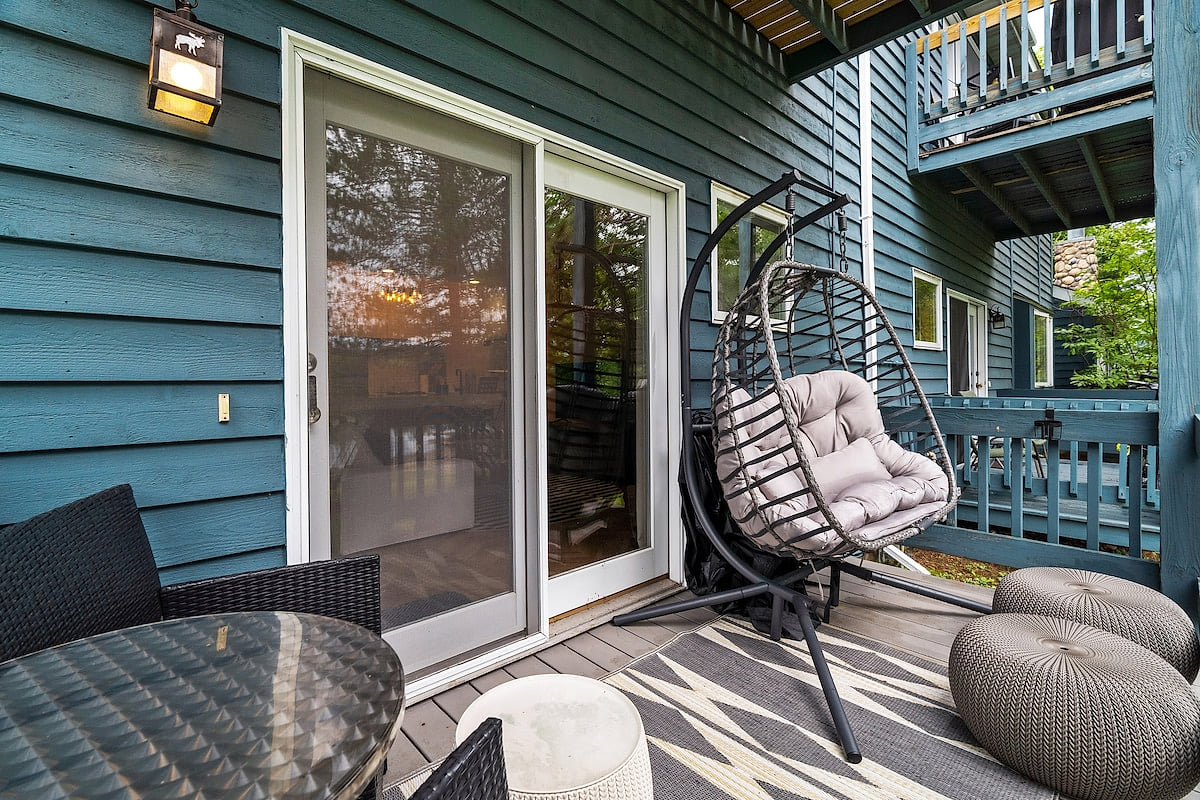 Lakefront Luxury | Giants Ridge | Pet-Friendly image 30