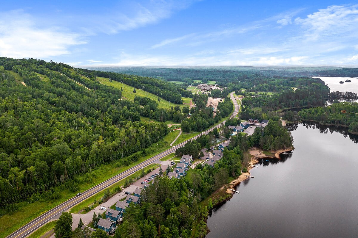 Lakefront Luxury | Giants Ridge | Pet-Friendly image 36