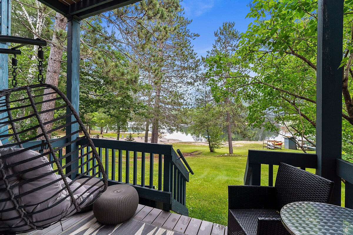 Lakefront Luxury | Giants Ridge | Pet-Friendly image 31