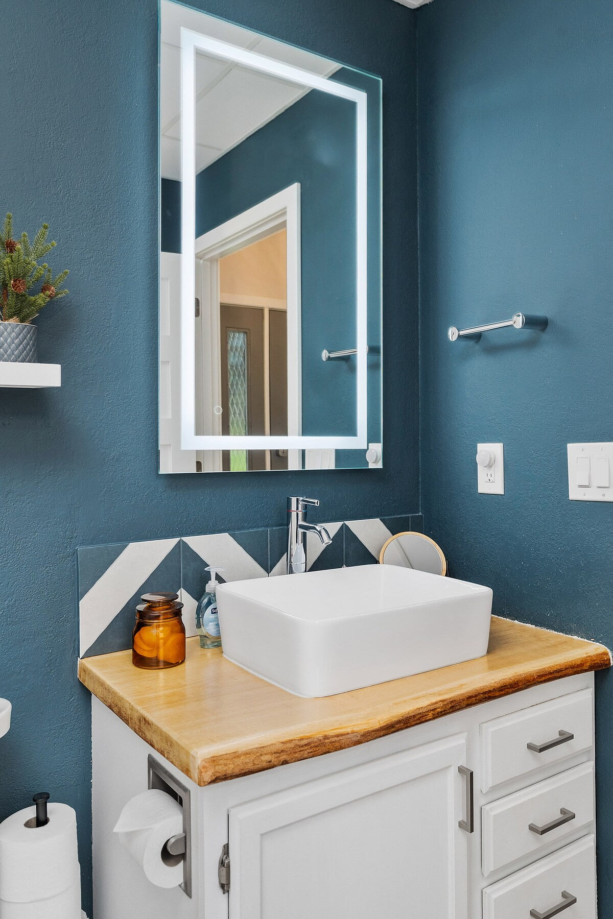 Lakefront Luxury | Giants Ridge | Pet-Friendly image 26