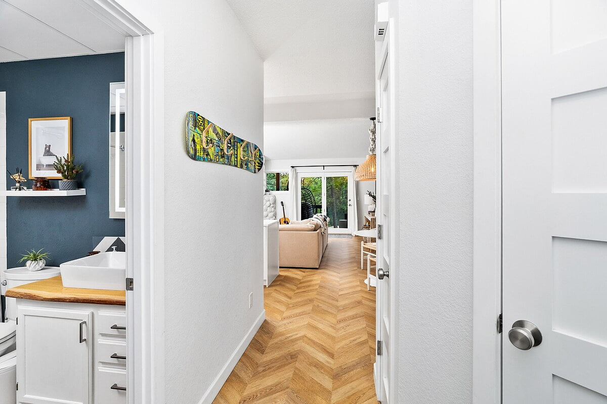 Lakefront Luxury | Giants Ridge | Pet-Friendly image 16