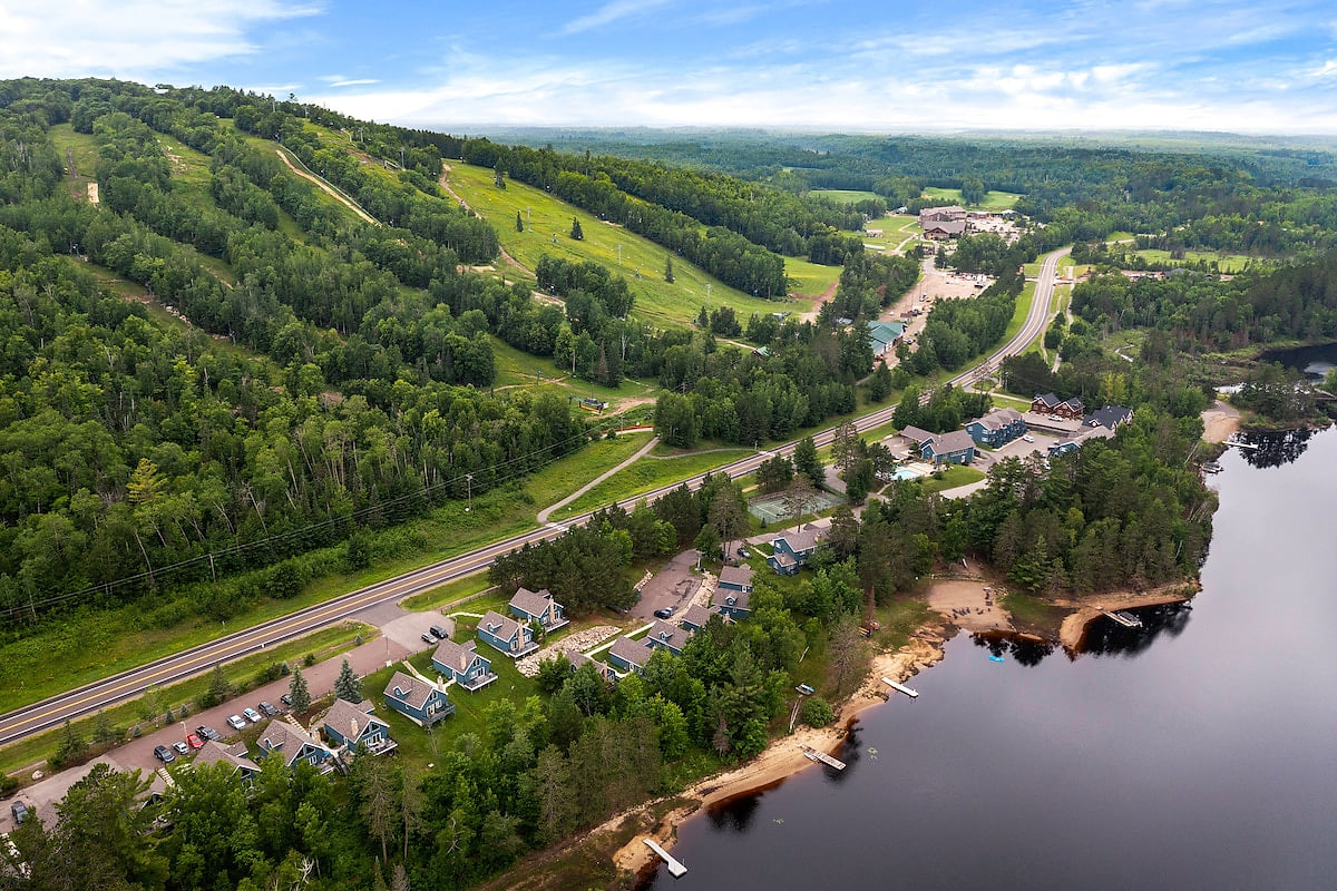 Lakefront Luxury | Giants Ridge | Pet-Friendly image 37