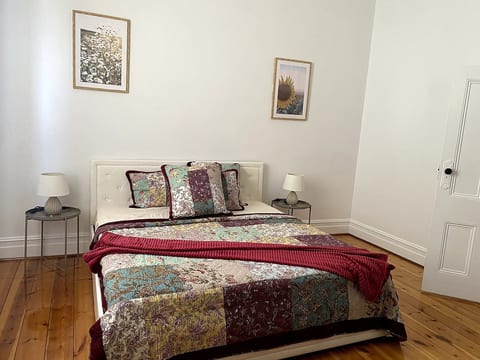 Glenelg Charmer - Large 3BR, Beach & Parking image 5