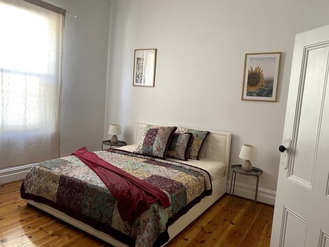 Glenelg Charmer - Large 3BR, Beach & Parking image 4