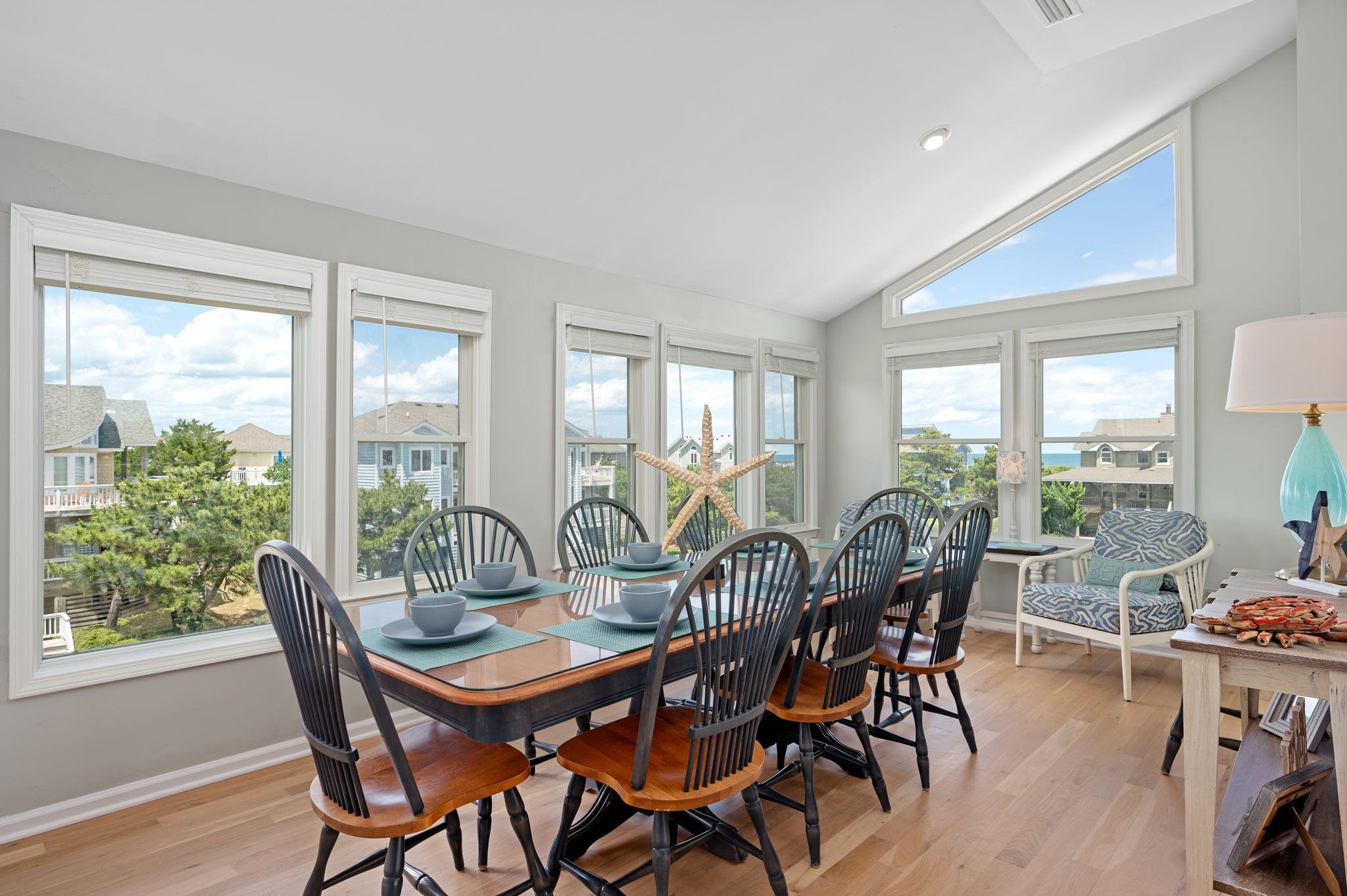 Dinning area with seating for 10