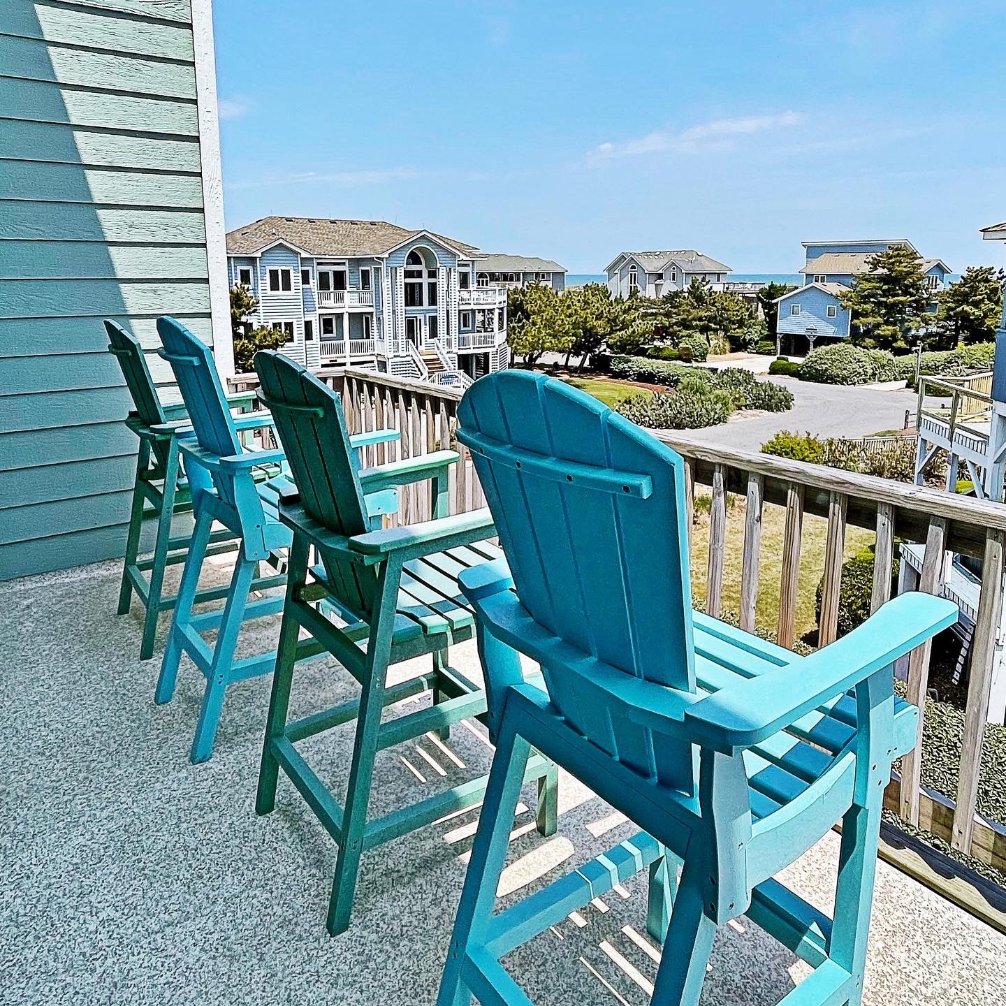 East deck on level 3