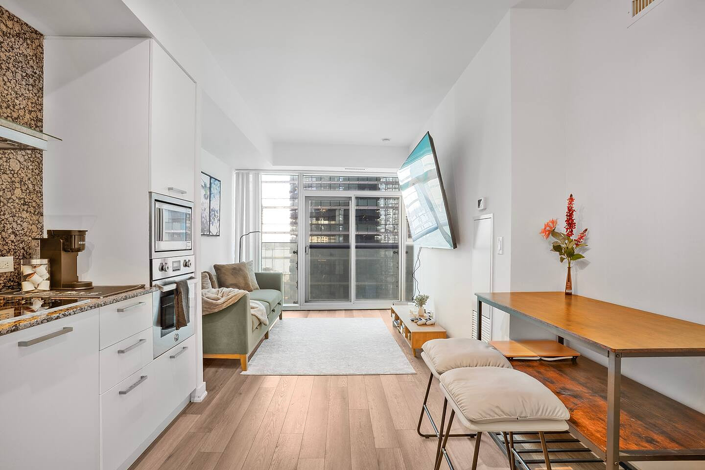 Quiet Executive Downtown Condo