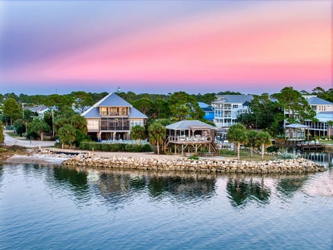 On the Waterfront Your Private Retreat!