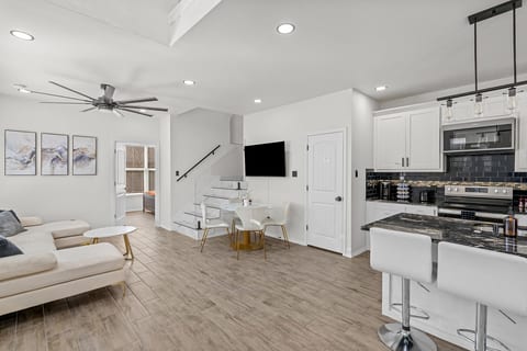 Downtown Houston Escape with Private En-Suite