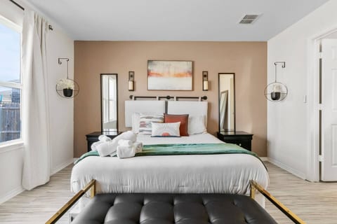 Fort Worth Firepit Retreat • Pet-Friendly Home