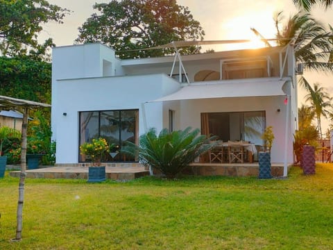 Ahadi-Beach-Villa 1