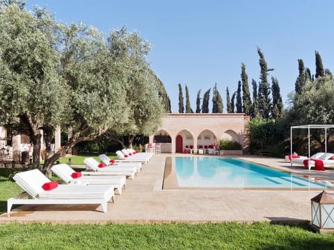 Grandiose Villa ,5 Schlafzimmer in der Nähe des Zentrums .