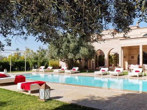 Grandiose Villa ,5 Schlafzimmer in der Nähe des Zentrums .