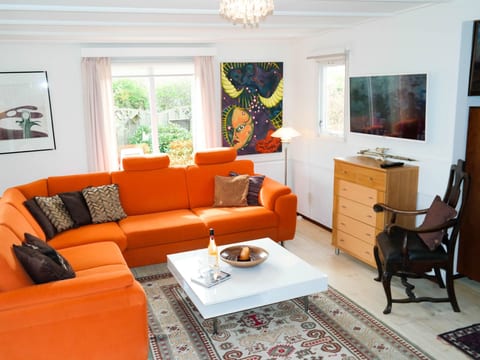 in Anjum mit Sauna, Garten und Terrasse