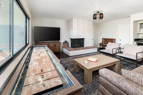 Spacious Oasis w/ Pool, Sauna, and Secret Arcade