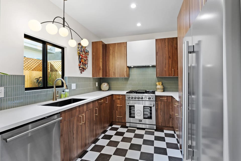 Newly Remodeled OB Beach house - San Diego