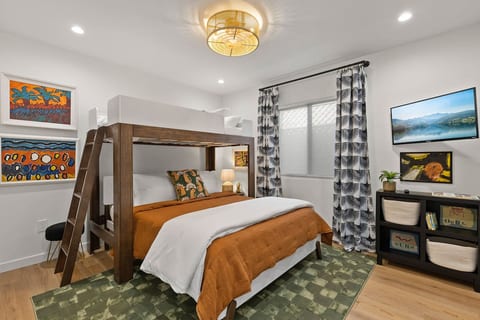 Newly Remodeled OB Beach house