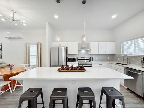 Fully equipped kitchen for easy entertaining
“Loved that the kitchen had everything that was needed!”
-Wendy