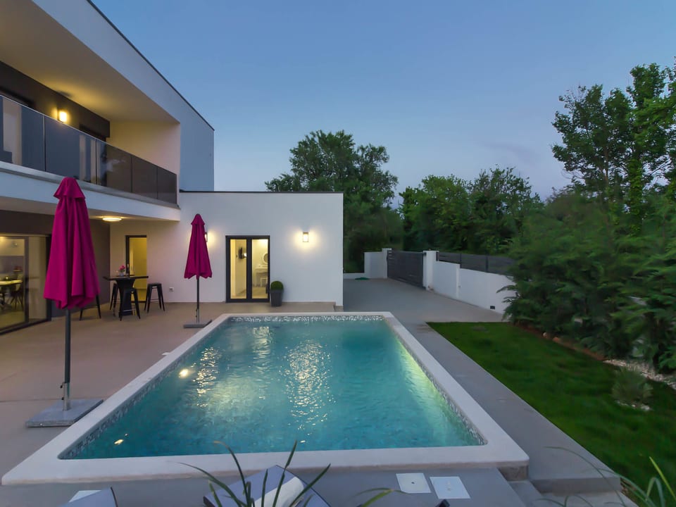 Villa Ema with private pool - Banjole