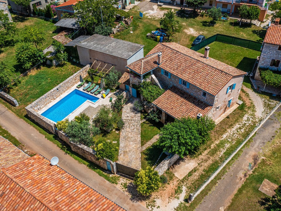 Villa 1852 - Manjadvorci