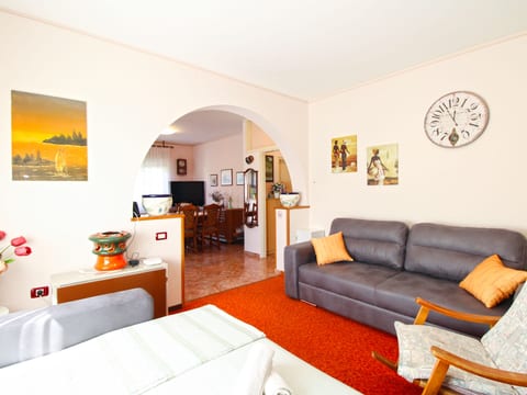 Apartment 2348