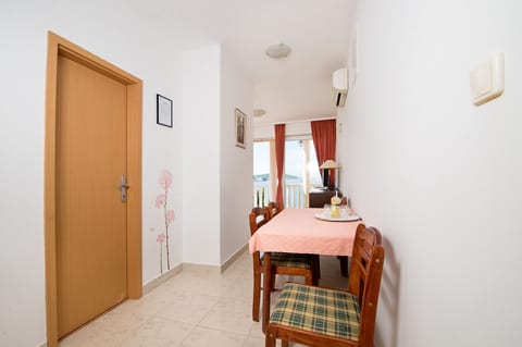Apartments Ksenija - Unit 48590-61