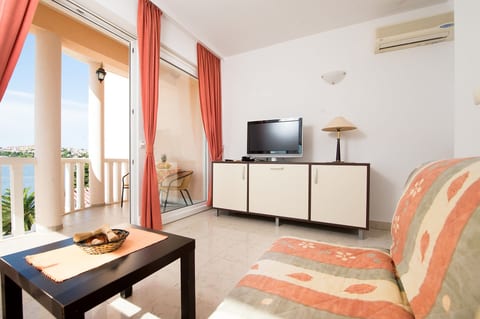 Apartments Ksenija - Unit 48590-61