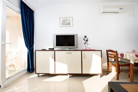 Apartments Ksenija - Unit 48592-61
