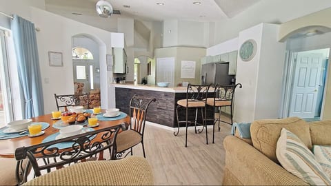 Private Heat Pool & Hot Tub | Games Room image 3