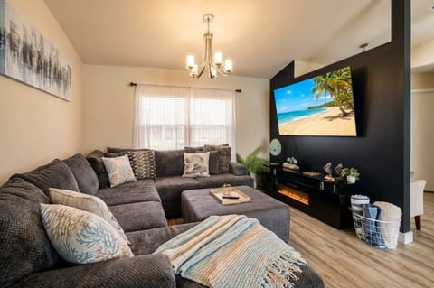 Heated Pool&Jacuzzi | NO EXTRA FEE- 7 min to Beach