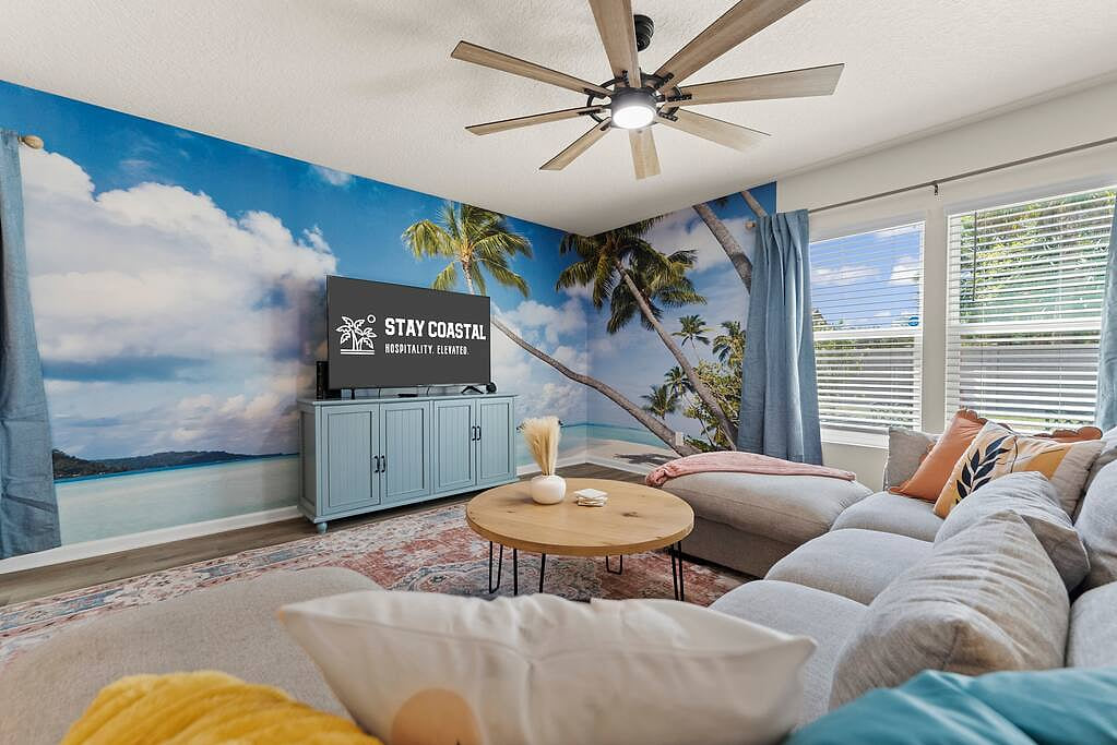 Palm Coast Home • Yard, Grill & Fire Pit • Pets OK