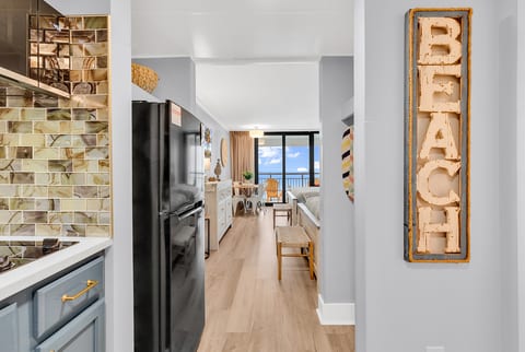 Sunrise Shores | Oceanfront 11th-Fl 2 Queen beds