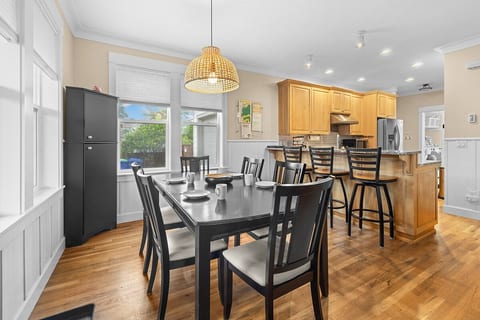 Family Oasis: Hot Tub, Pool Table, Dog Friendly image 5