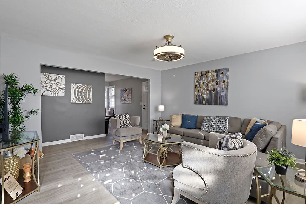 Minutes to Downtown Saint Charles, Cozy & Chic