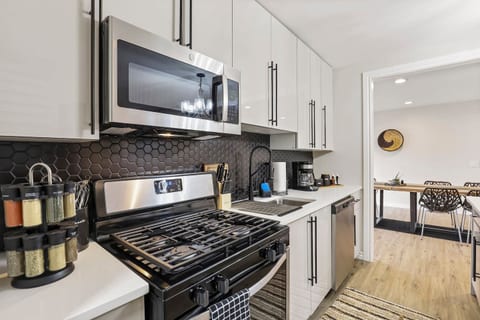 Modern Tranquil Boho Getaway in Glen Ellyn