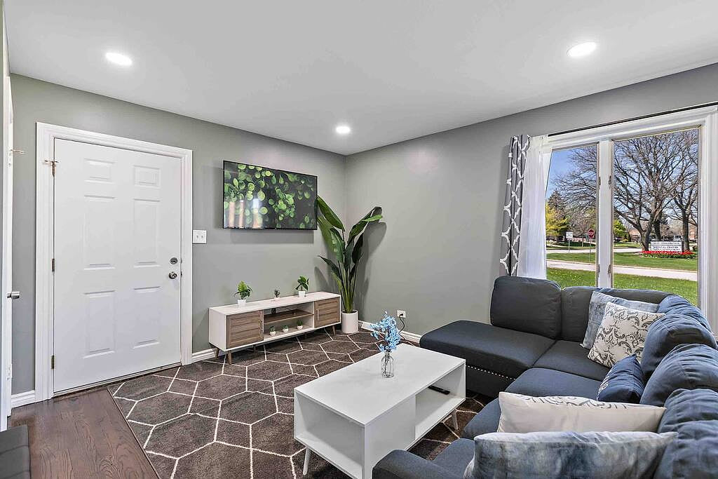 Comfortable Living Space 