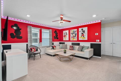Upstairs livingroom