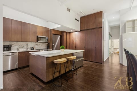 Stunning Full Floor 2500 SF 3BR Loft, Elevator and WD