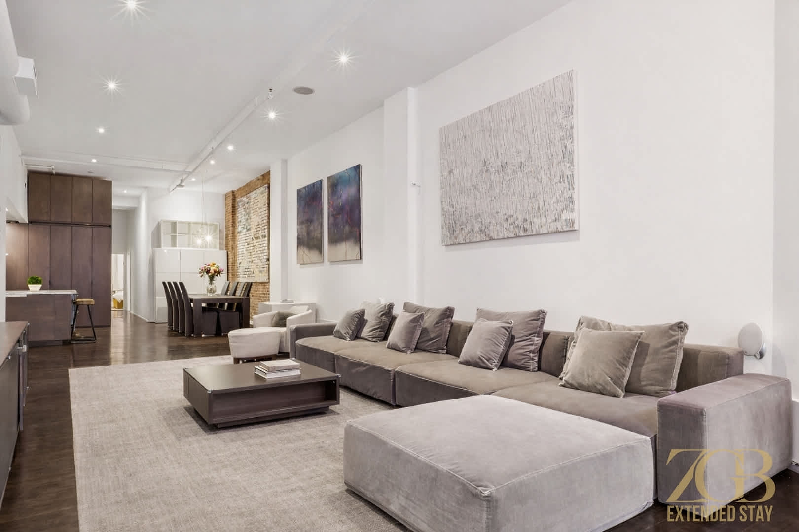 Stunning Full Floor 2500 SF 3BR Loft, Elevator and WD