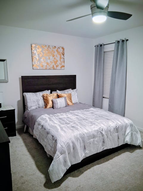 Brand New Modern Home Fully Furnished 4BR 2Bath image 5